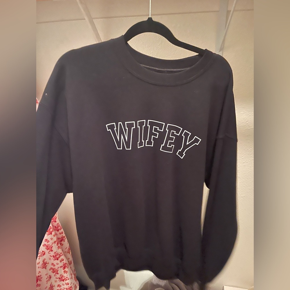 Wifey crewneck